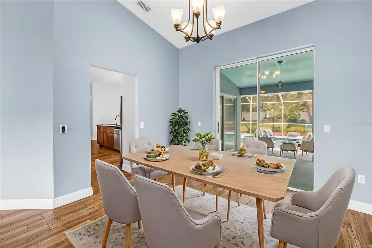 18812 BASCOMB LANE — photo 9 of 39