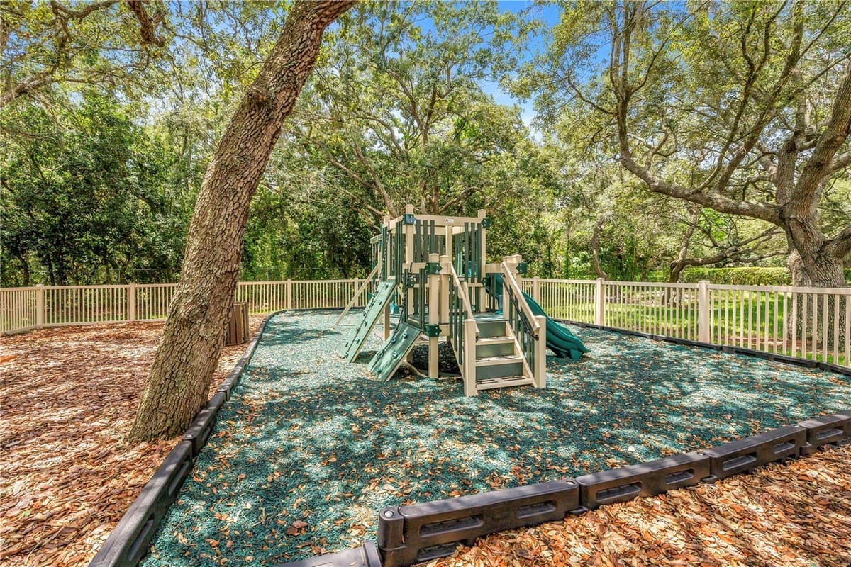 18812 BASCOMB LANE — photo 36 of 39