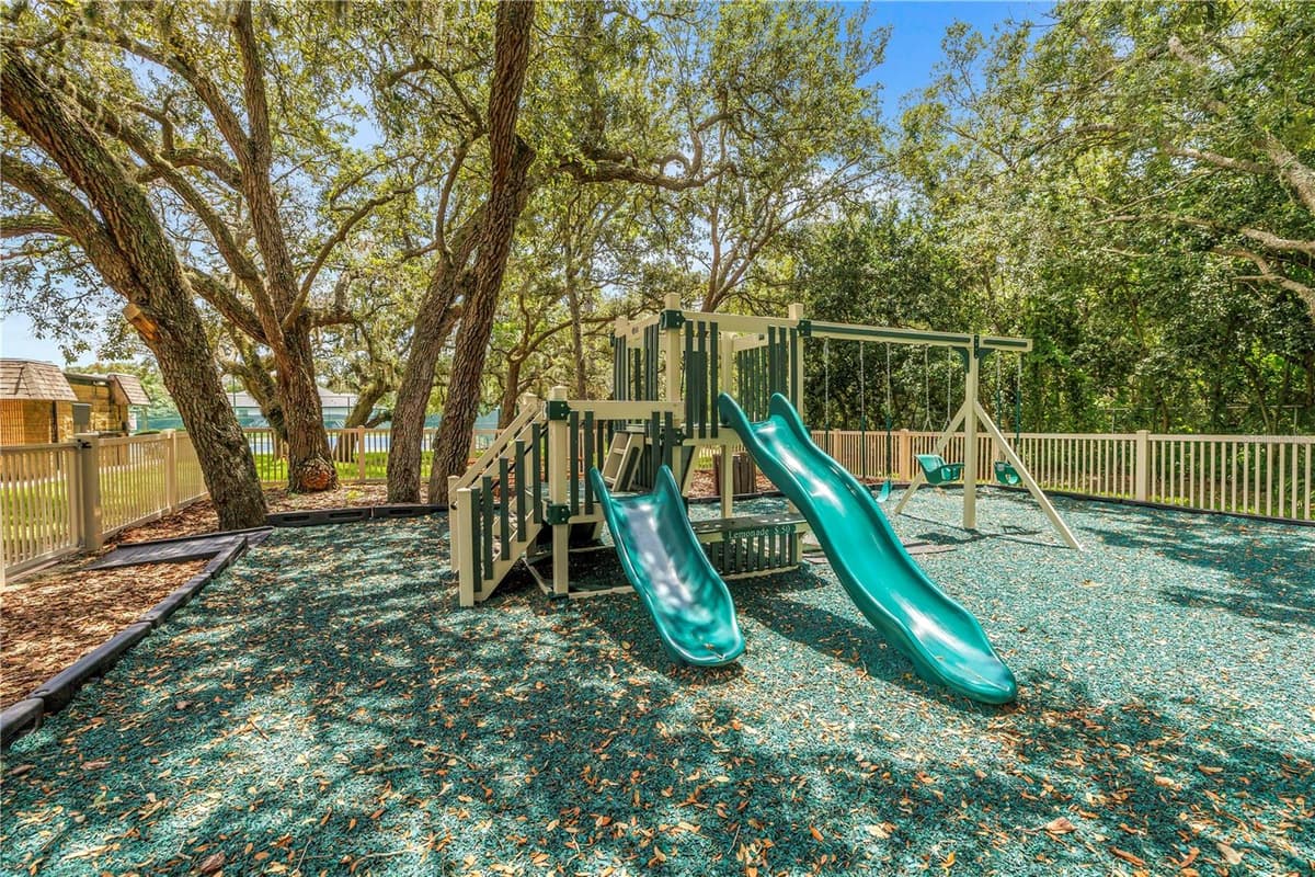 18812 BASCOMB LANE — photo 37 of 39