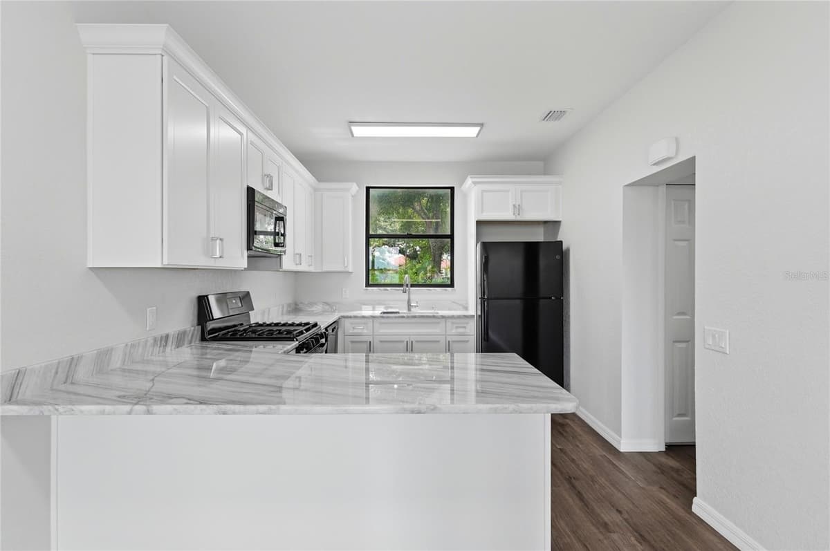 503 SWEET BAY CIRCLE — photo 9 of 53