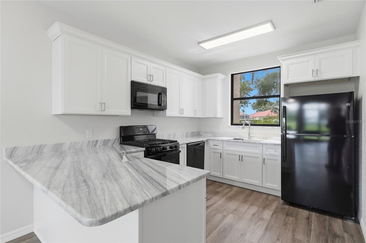 503 SWEET BAY CIRCLE — photo 10 of 53
