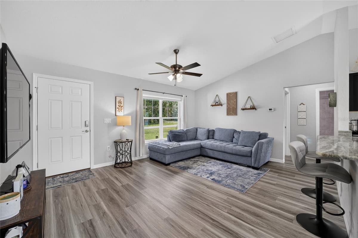 114 LOCUST LOOP — photo 11 of 57