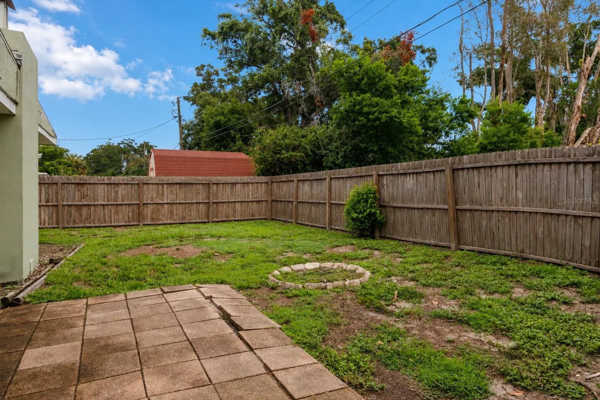 2125 HERCULES AVENUE — photo 22 of 24