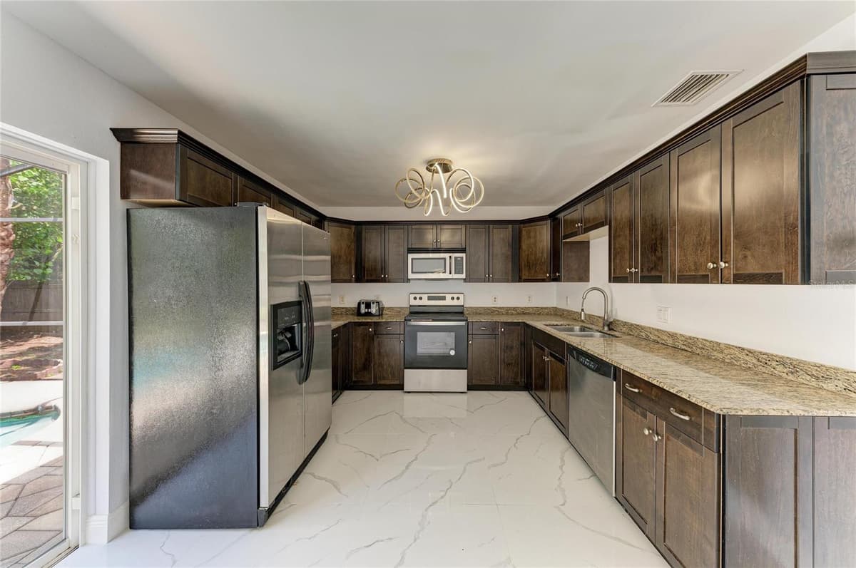 6540 MAUNA LOA BOULEVARD — photo 16 of 53
