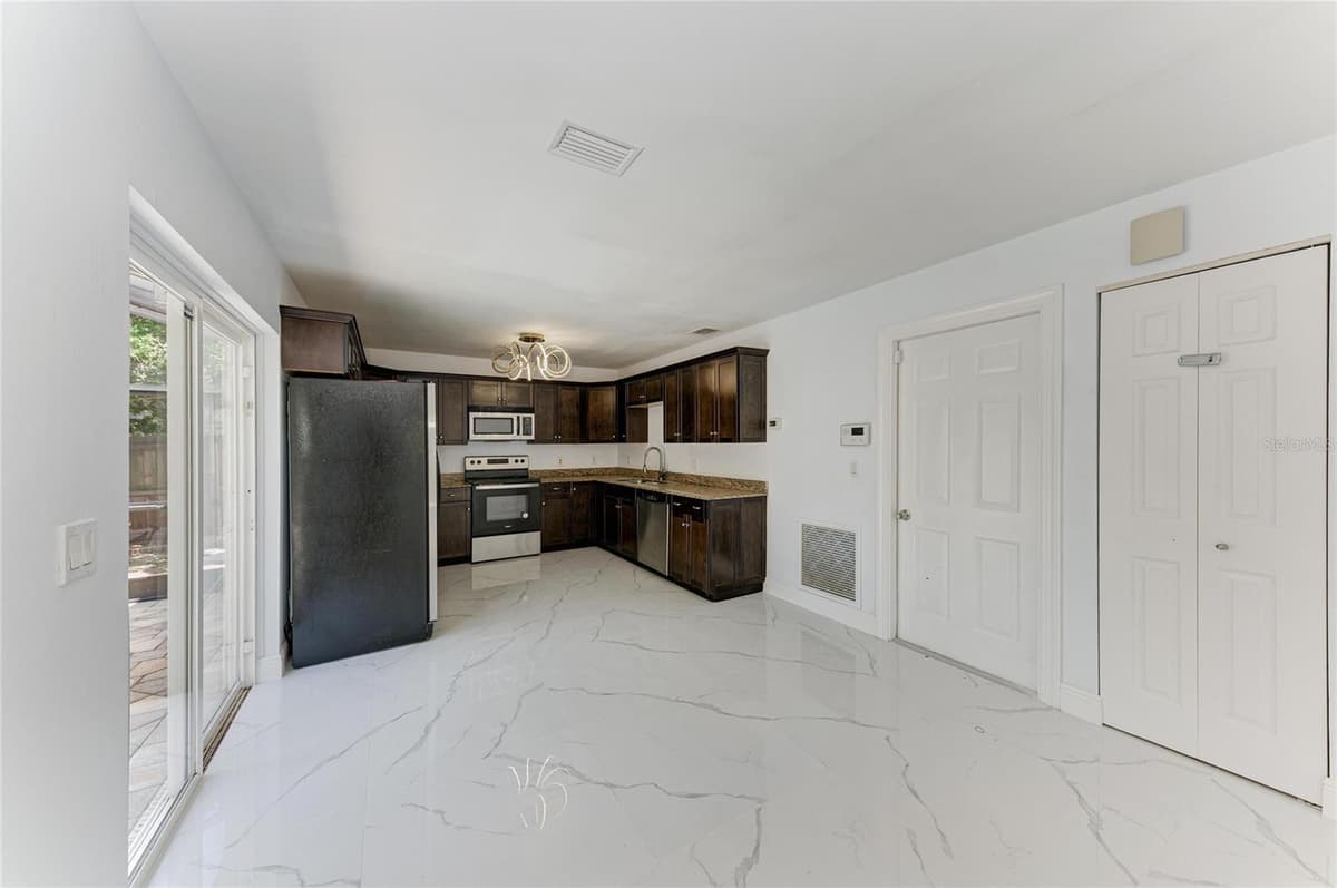 6540 MAUNA LOA BOULEVARD — photo 15 of 53