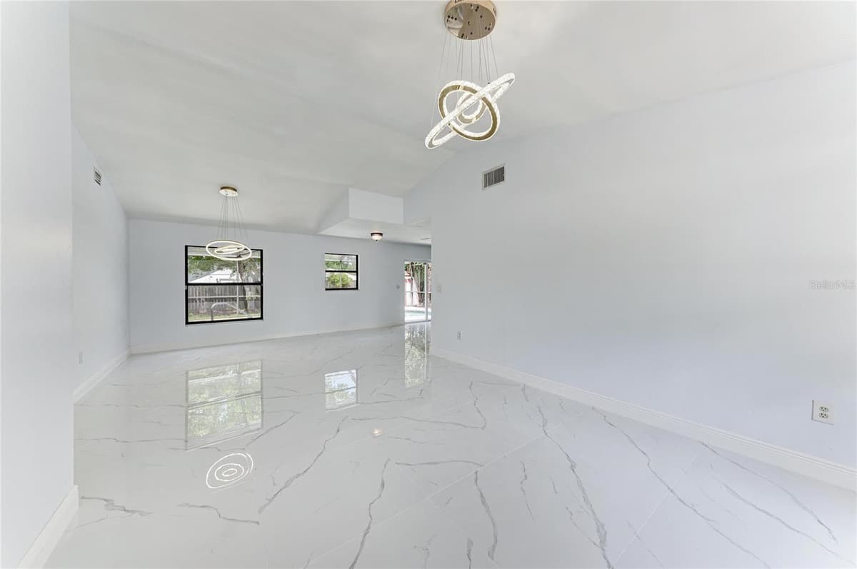 6540 MAUNA LOA BOULEVARD — photo 12 of 53