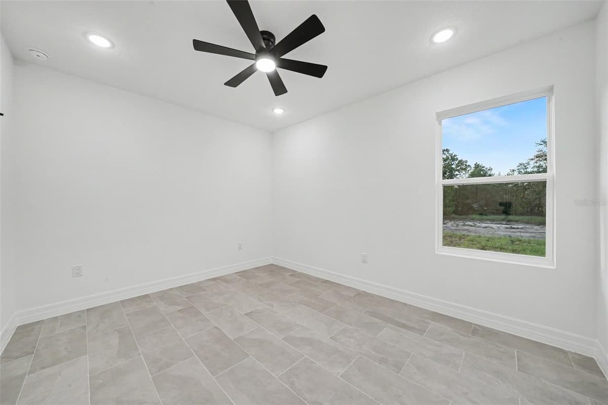 2922 PERRY ROAD — photo 8 of 32