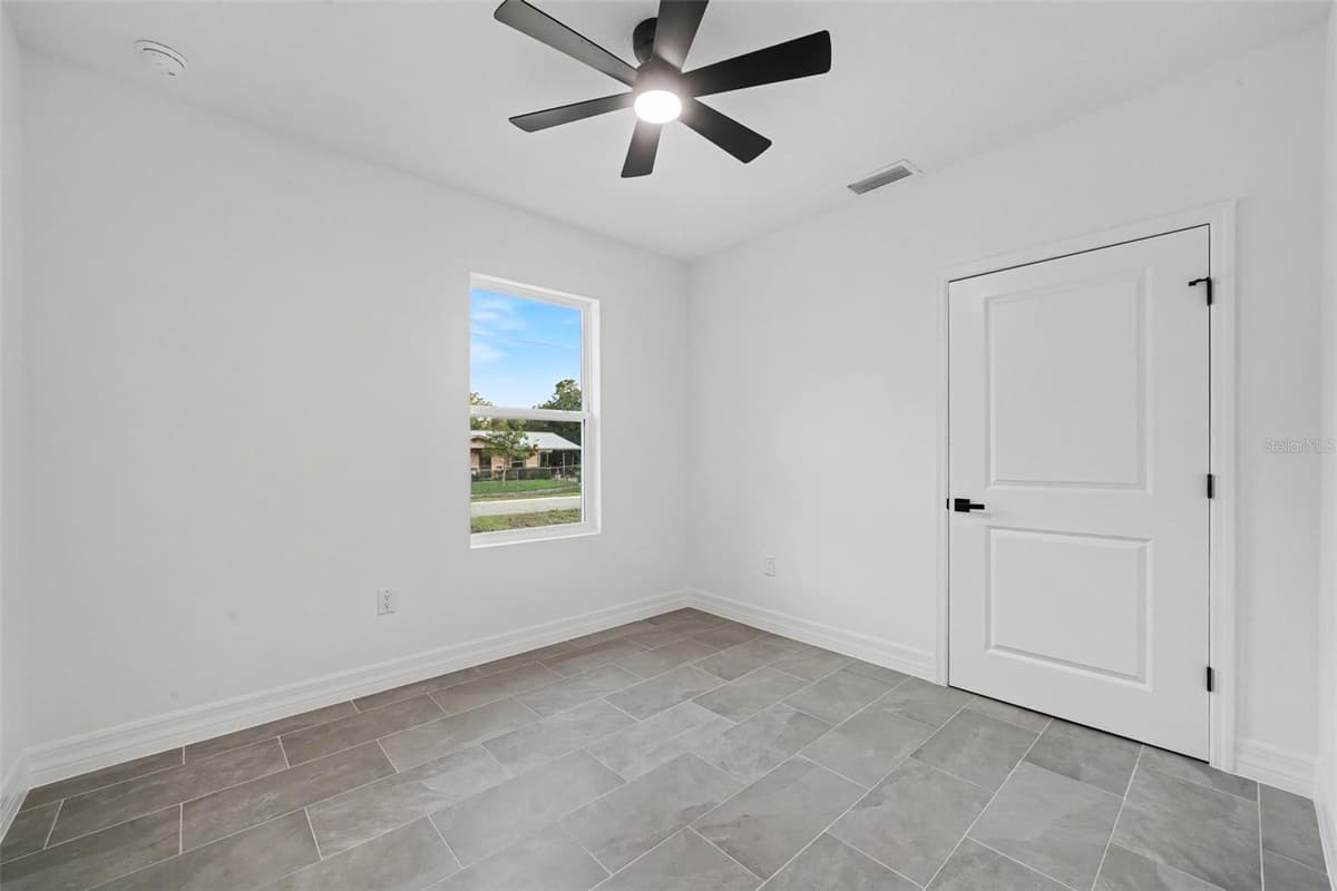 2922 PERRY ROAD — photo 16 of 32
