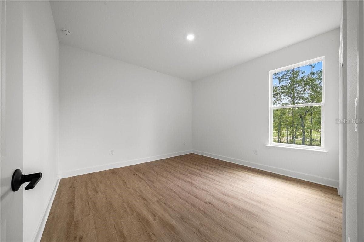 11021 STILT AVENUE — photo 4 of 92
