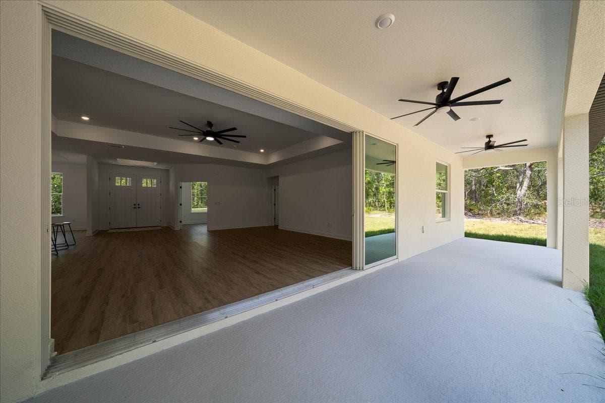 11021 STILT AVENUE — photo 21 of 92
