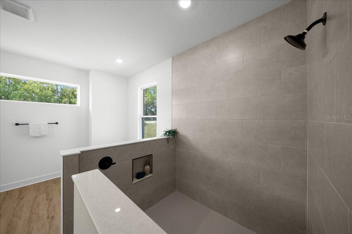 11021 STILT AVENUE — photo 13 of 92