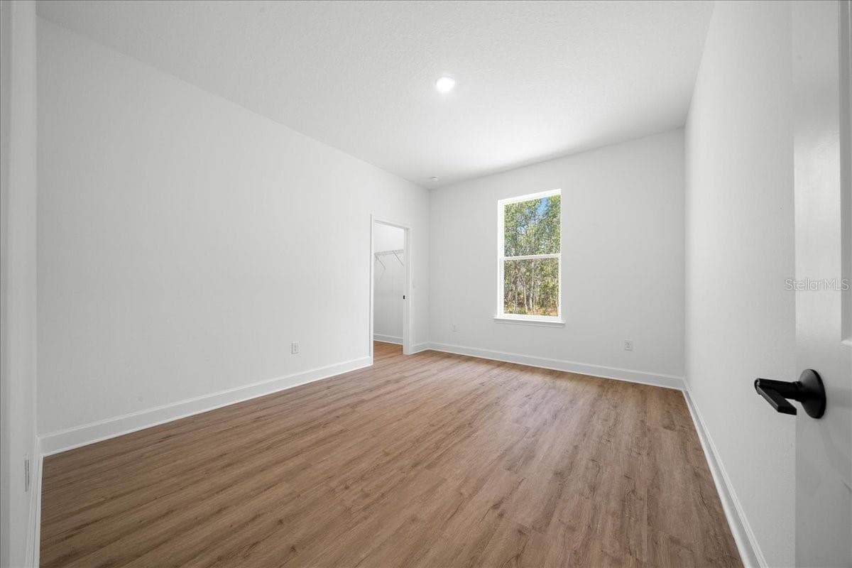11021 STILT AVENUE — photo 87 of 92