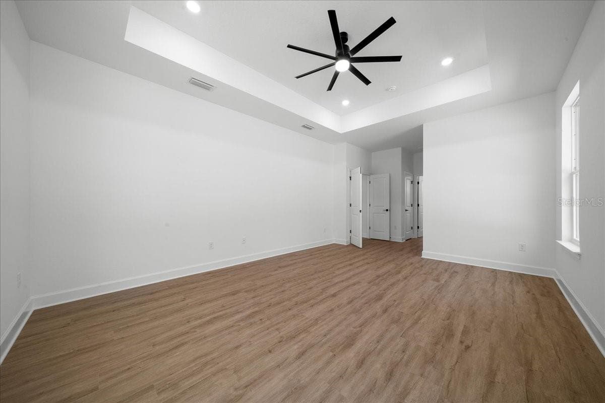 11021 STILT AVENUE — photo 10 of 92