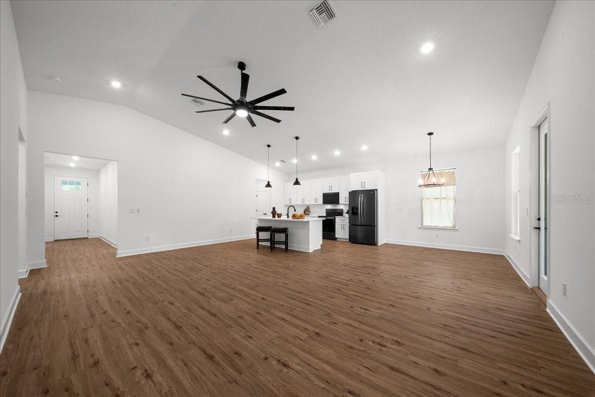 11188 SEATTLE WREN AVENUE — photo 12 of 69
