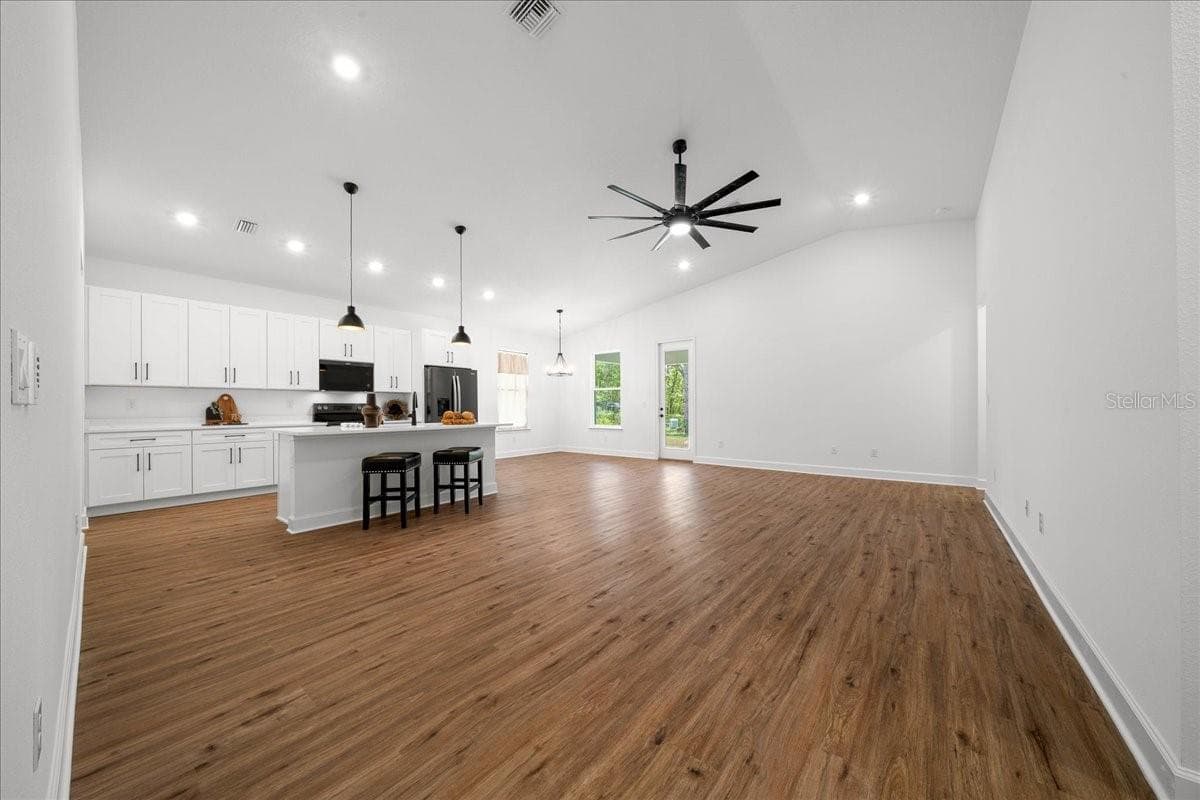 11188 SEATTLE WREN AVENUE — photo 11 of 69
