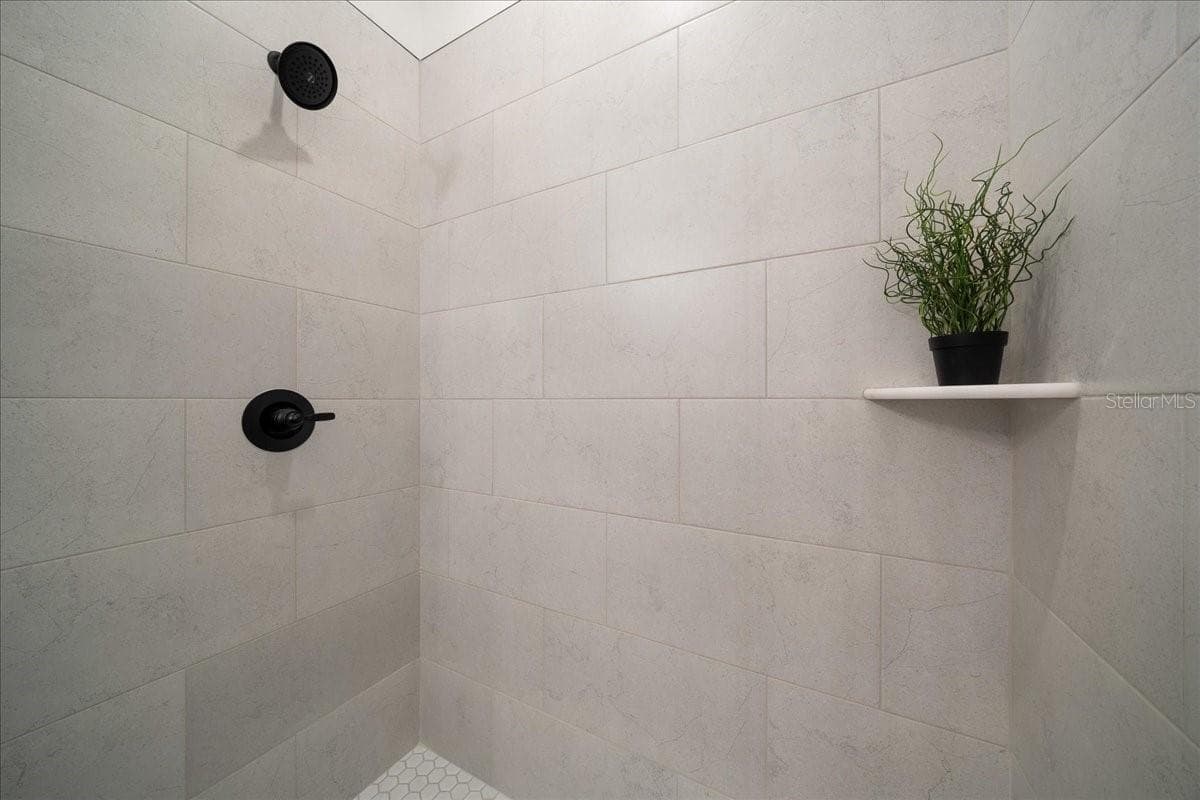 11188 SEATTLE WREN AVENUE — photo 32 of 69