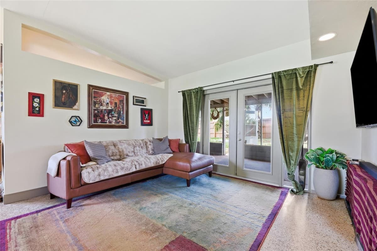 712 MALONE DRIVE — photo 8 of 32