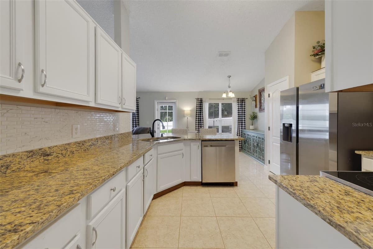 468 SHADY CREEK LANE — photo 9 of 22