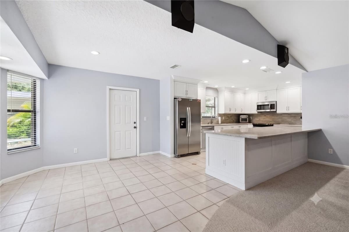 1165 GEORGE ANDERSON STREET — photo 10 of 26