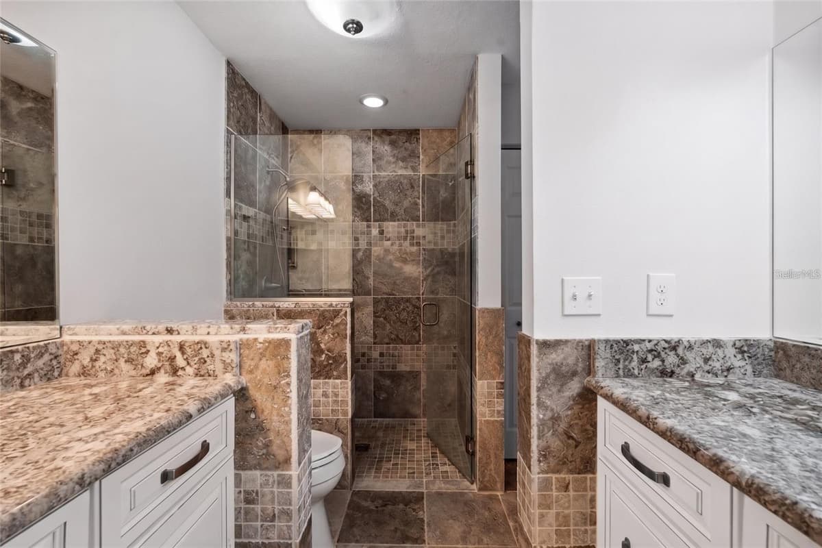 1165 GEORGE ANDERSON STREET — photo 15 of 26