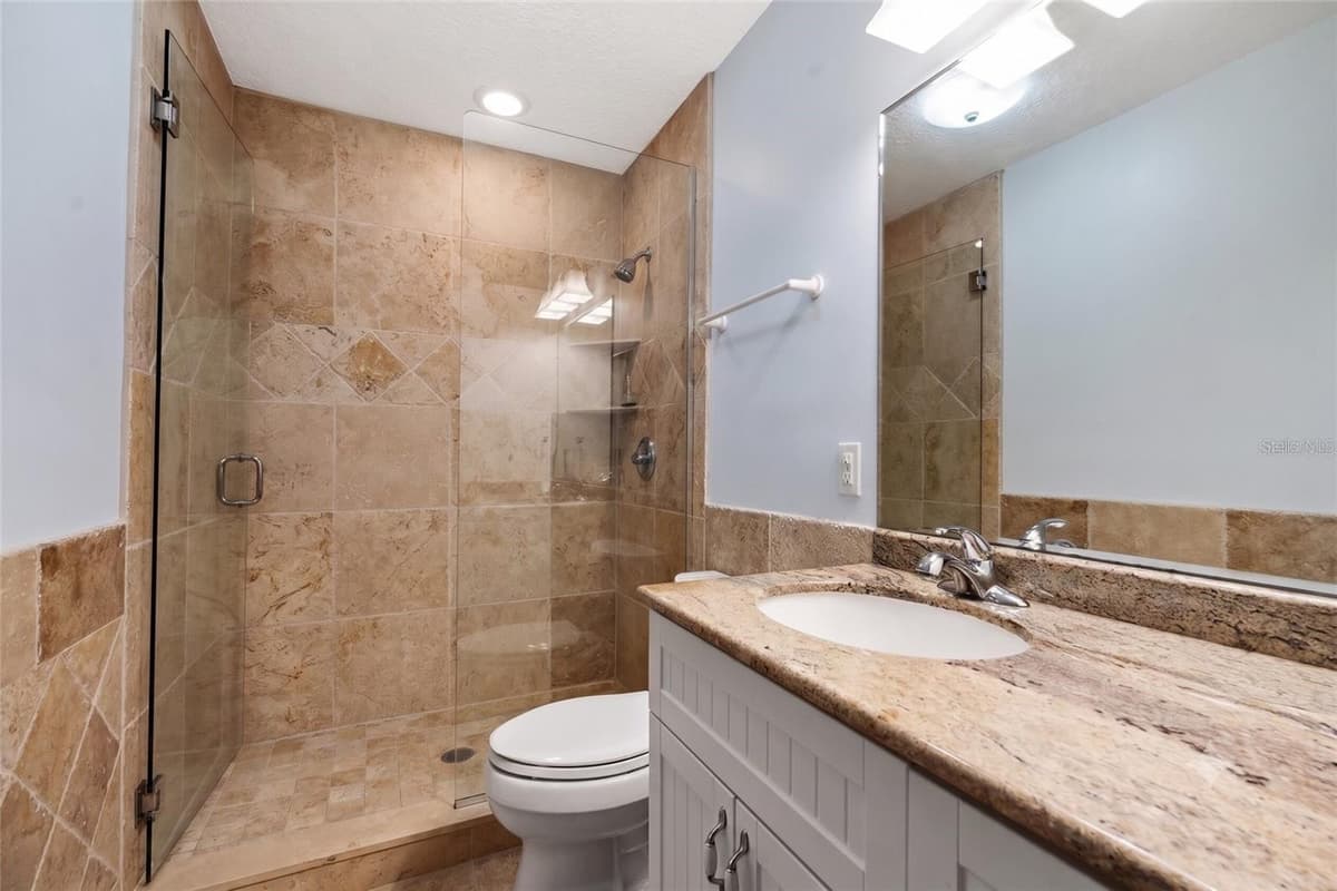 1165 GEORGE ANDERSON STREET — photo 17 of 26