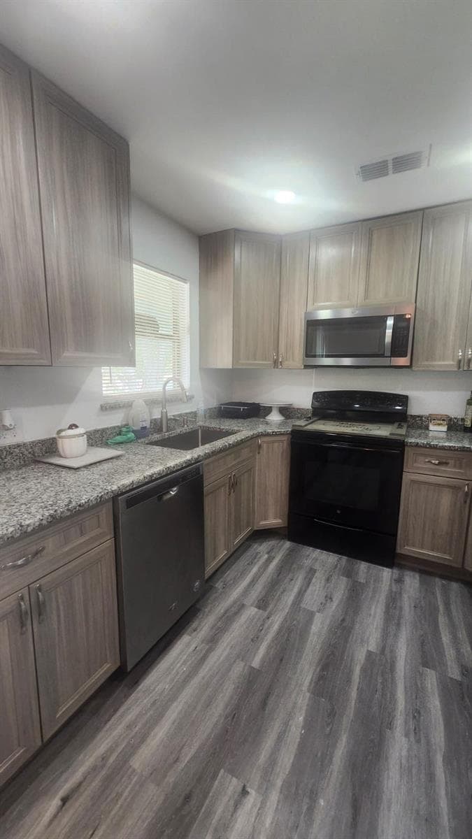 2545 STRATFORD DRIVE — photo 4 of 17