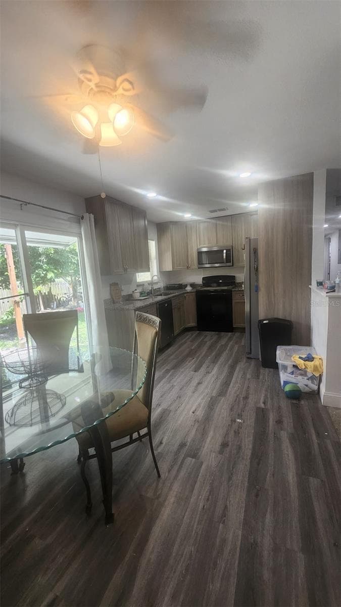 2545 STRATFORD DRIVE — photo 6 of 17