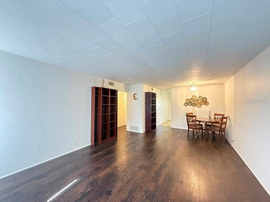 4032 57TH STREET — photo 6 of 16