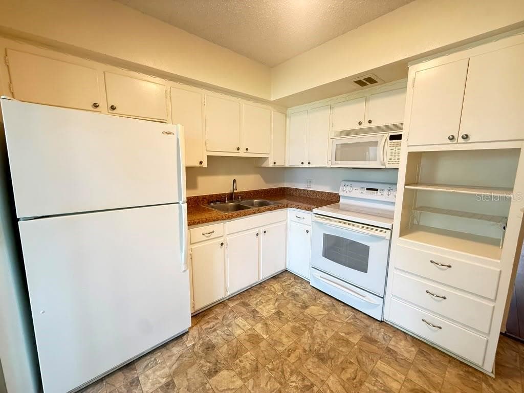 4032 57TH STREET — photo 13 of 16