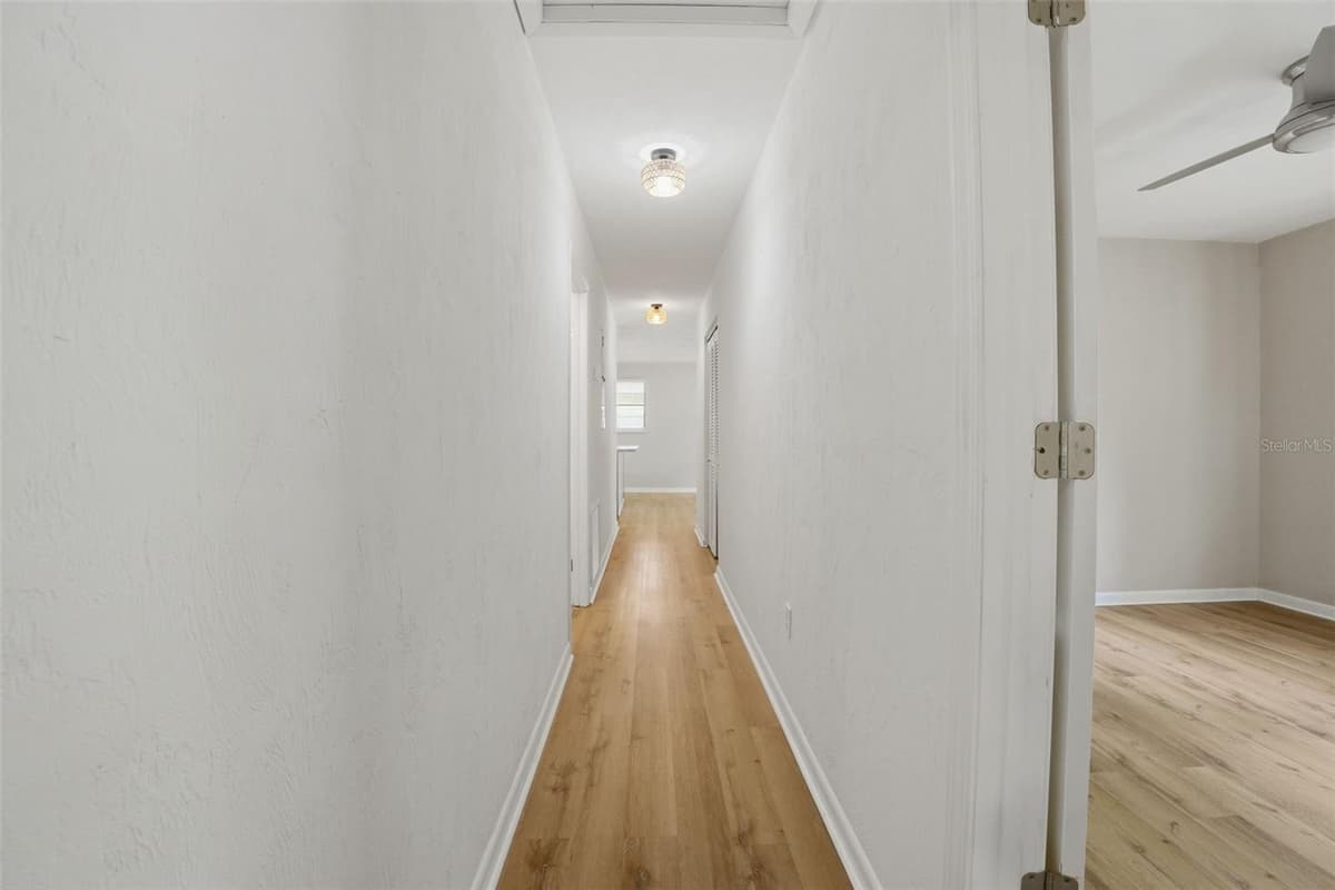 254 OLEANDER PLACE — photo 10 of 25