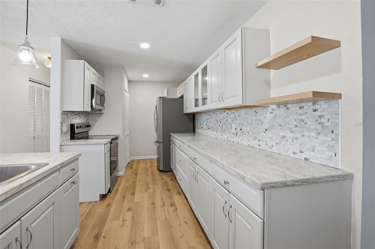 254 OLEANDER PLACE — photo 8 of 25