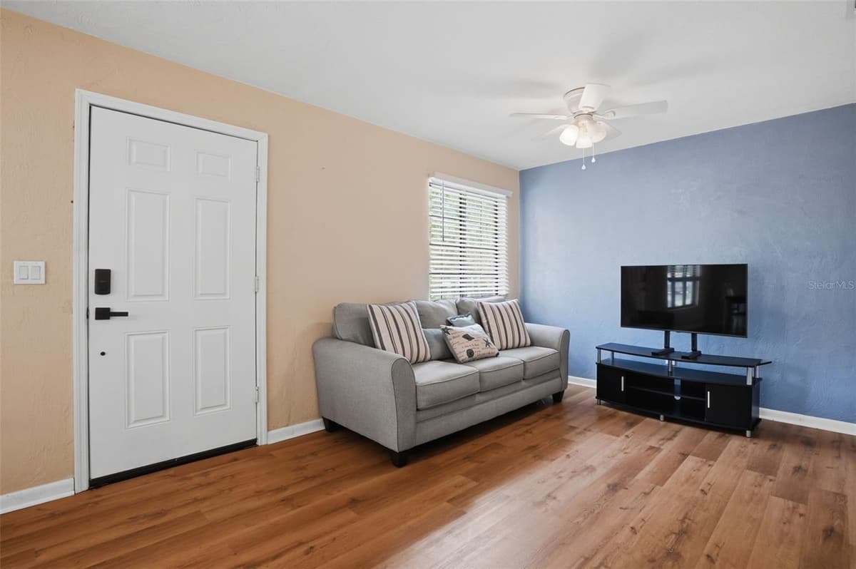 254 OLEANDER PLACE — photo 5 of 25