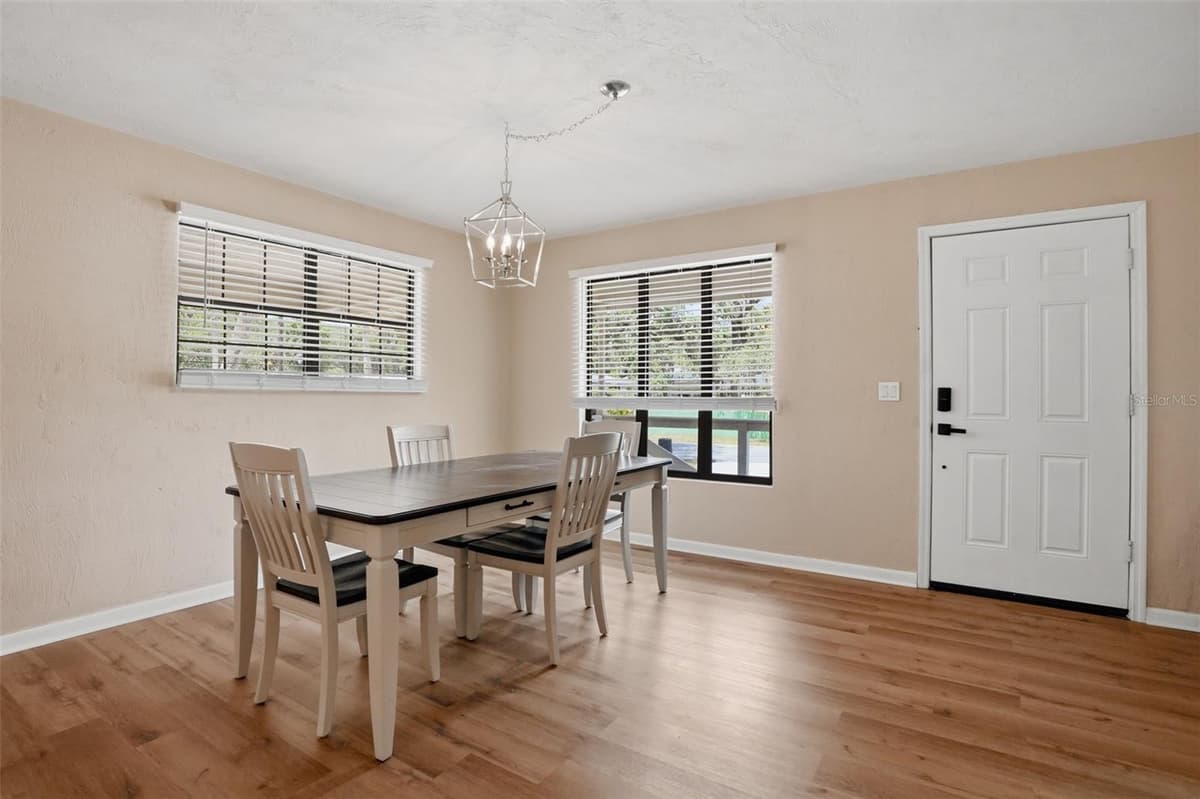 254 OLEANDER PLACE — photo 4 of 25