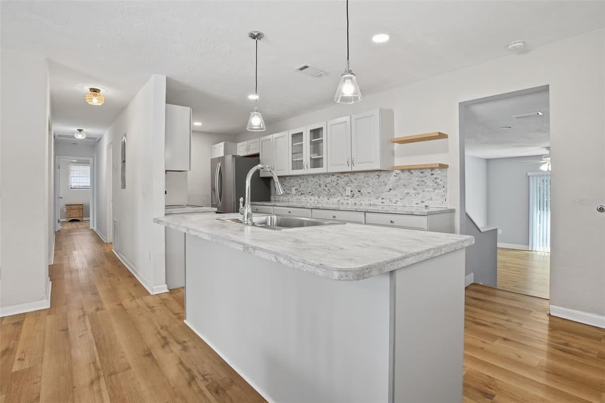 254 OLEANDER PLACE — photo 7 of 25
