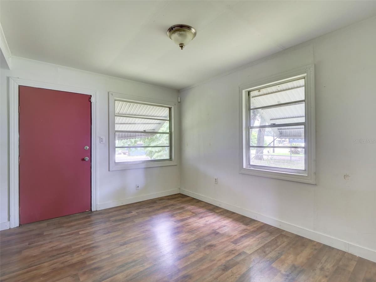 813 NW 5TH STREET — photo 9 of 24
