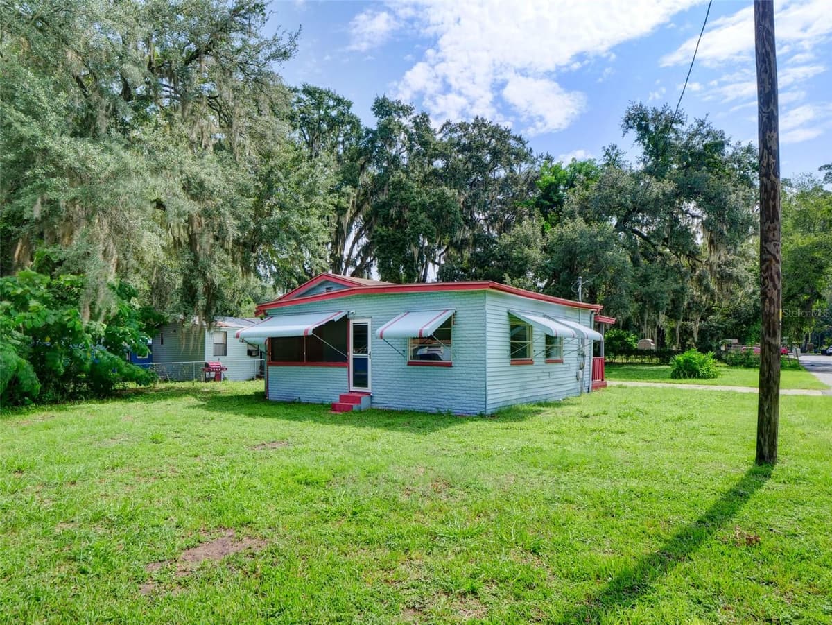 813 NW 5TH STREET — photo 14 of 24