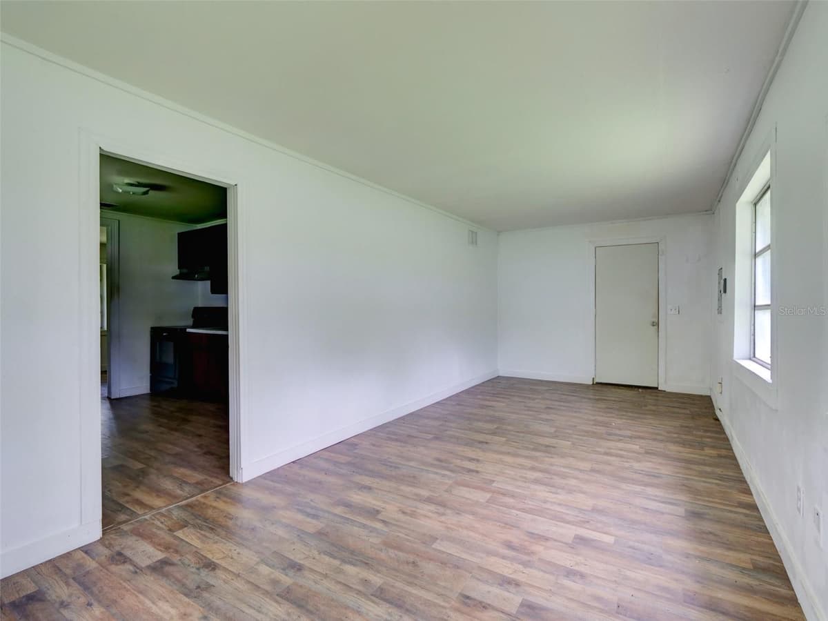 813 NW 5TH STREET — photo 4 of 24