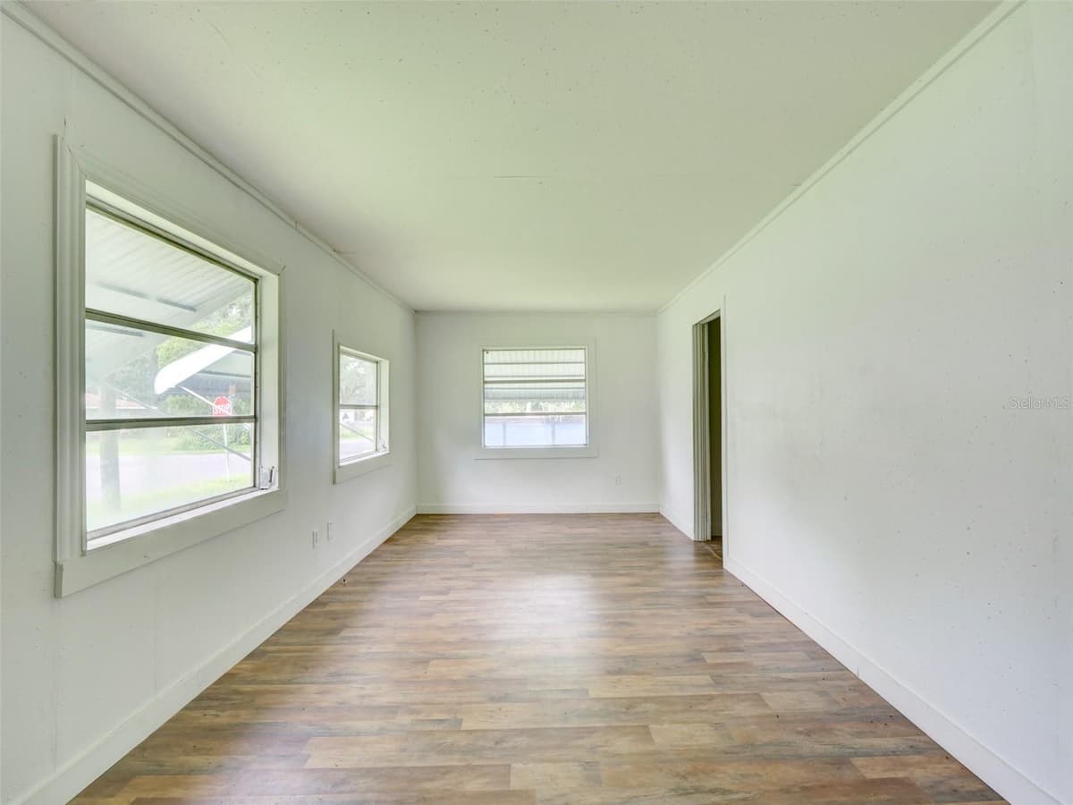 813 NW 5TH STREET — photo 3 of 24