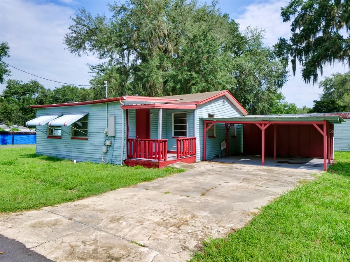813 NW 5TH STREET — photo 2 of 24