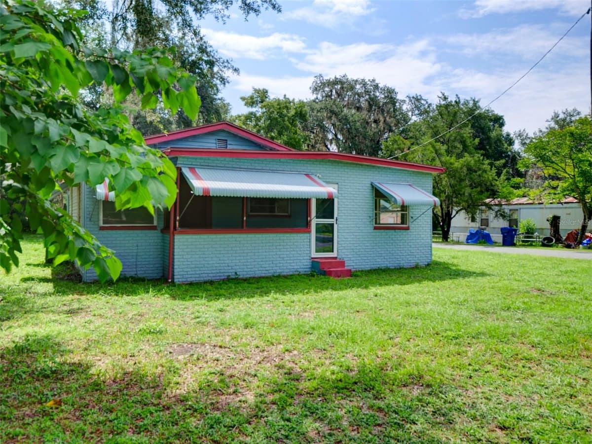 813 NW 5TH STREET — photo 13 of 24