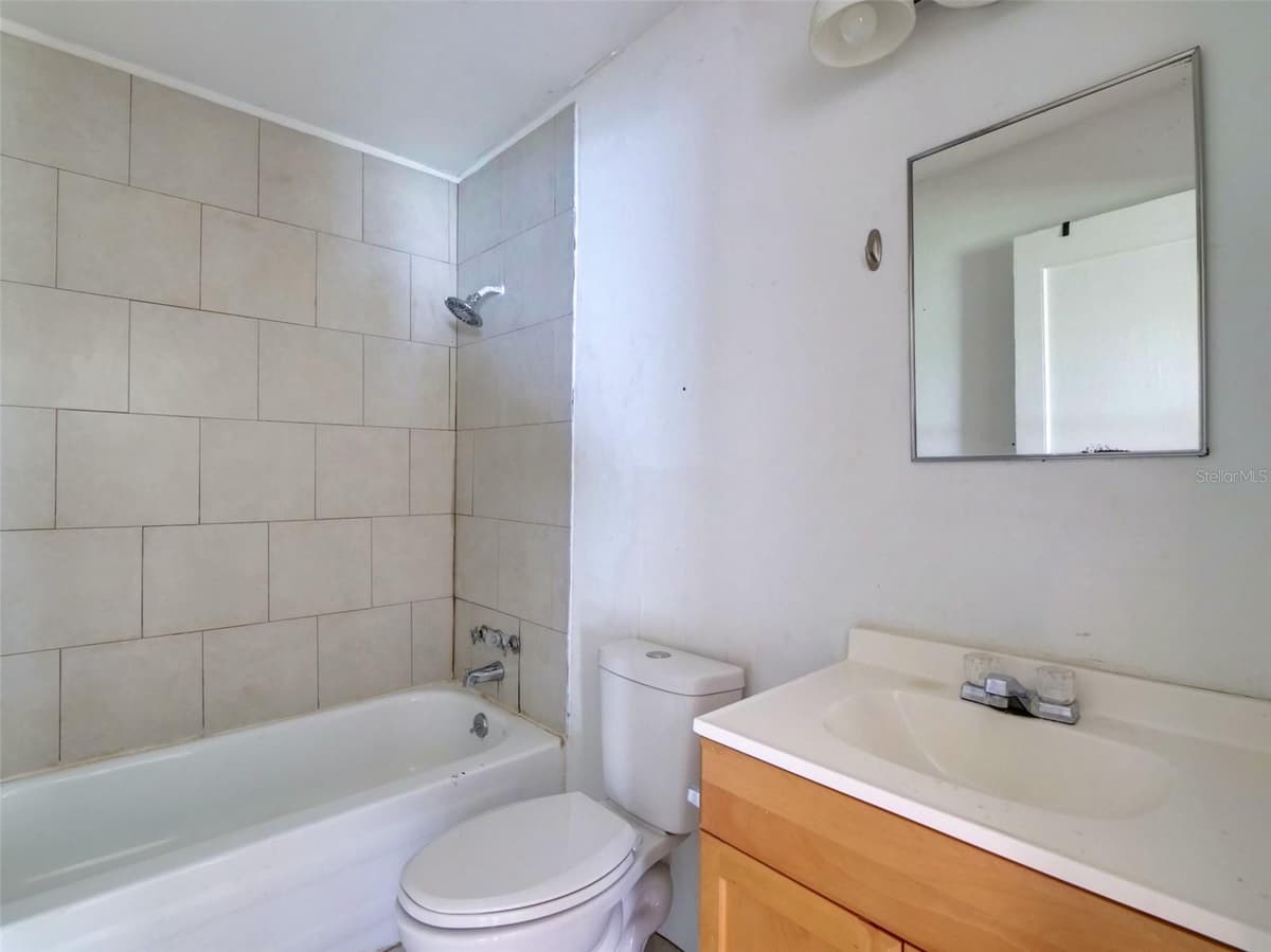 813 NW 5TH STREET — photo 10 of 24