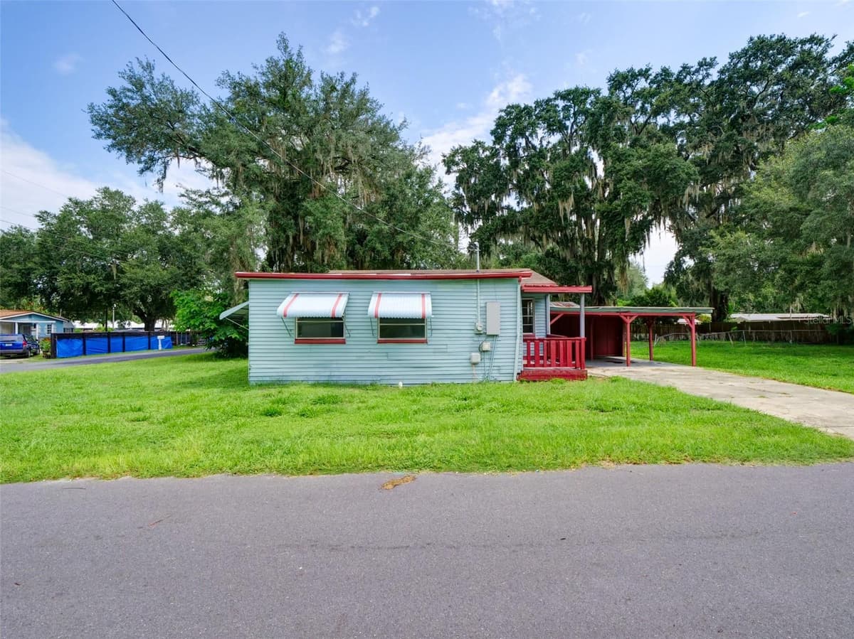 813 NW 5TH STREET — photo 16 of 24