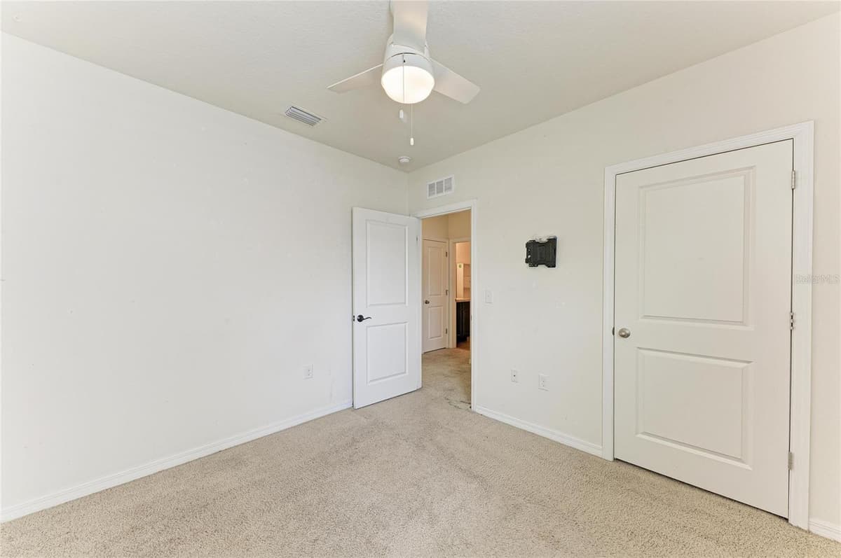 4546 LINDEVER LANE — photo 33 of 45