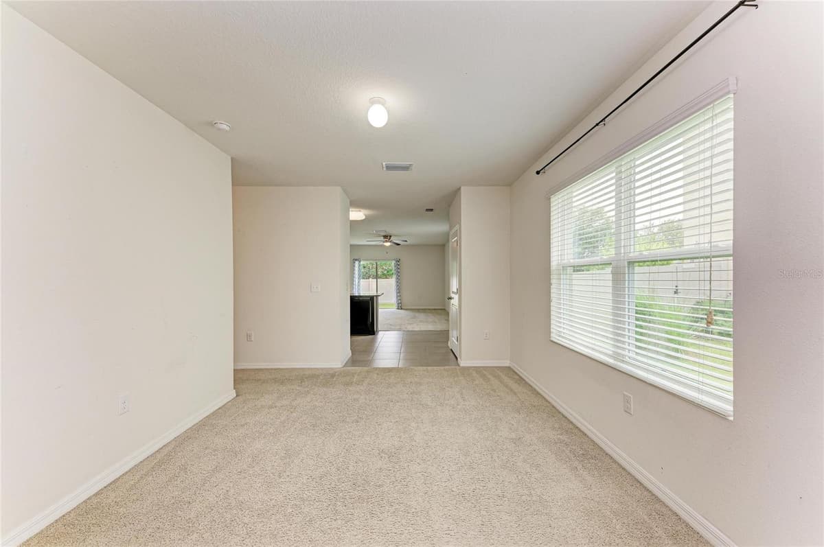4546 LINDEVER LANE — photo 11 of 45