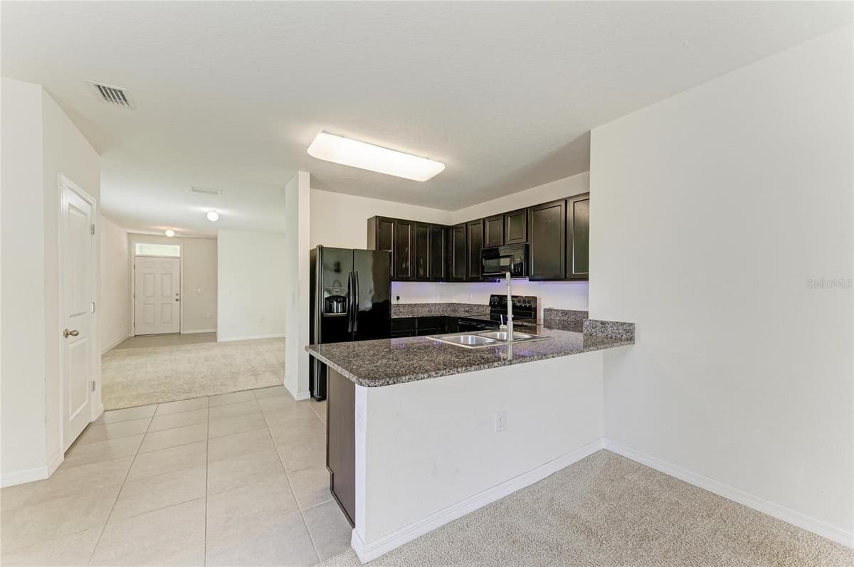 4546 LINDEVER LANE — photo 15 of 45