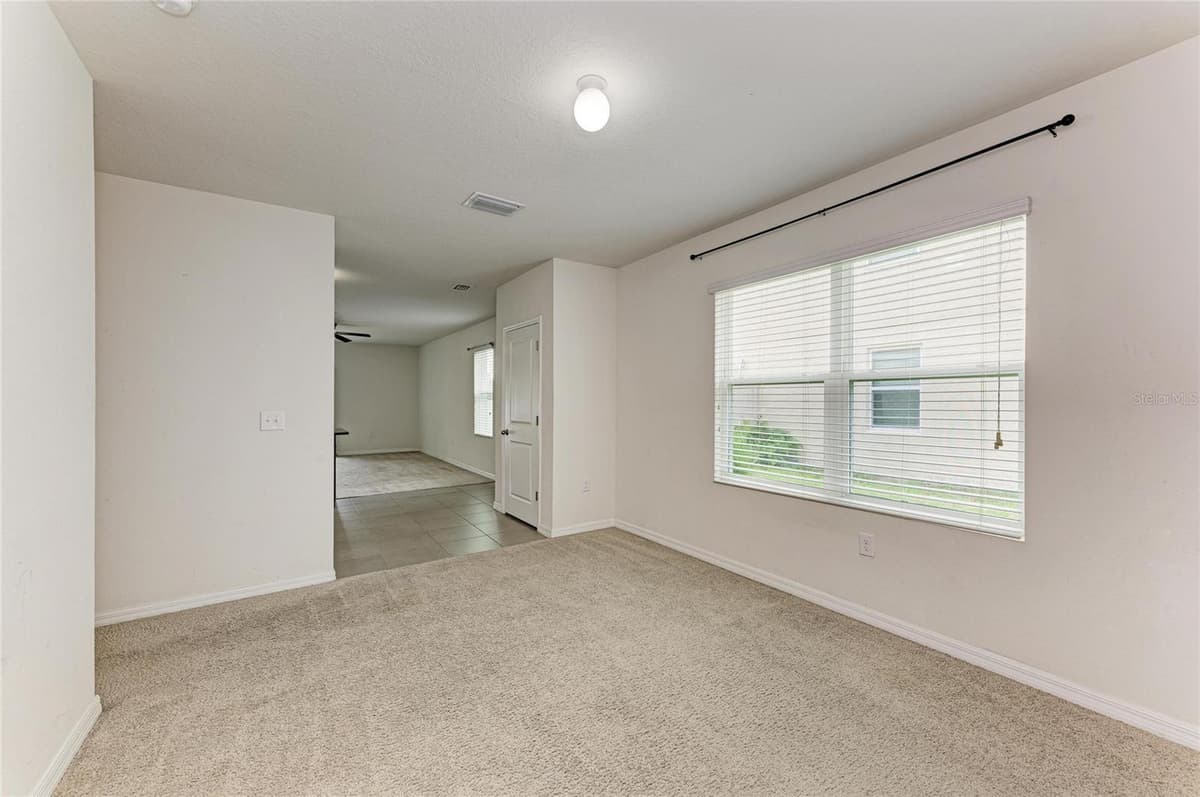4546 LINDEVER LANE — photo 12 of 45