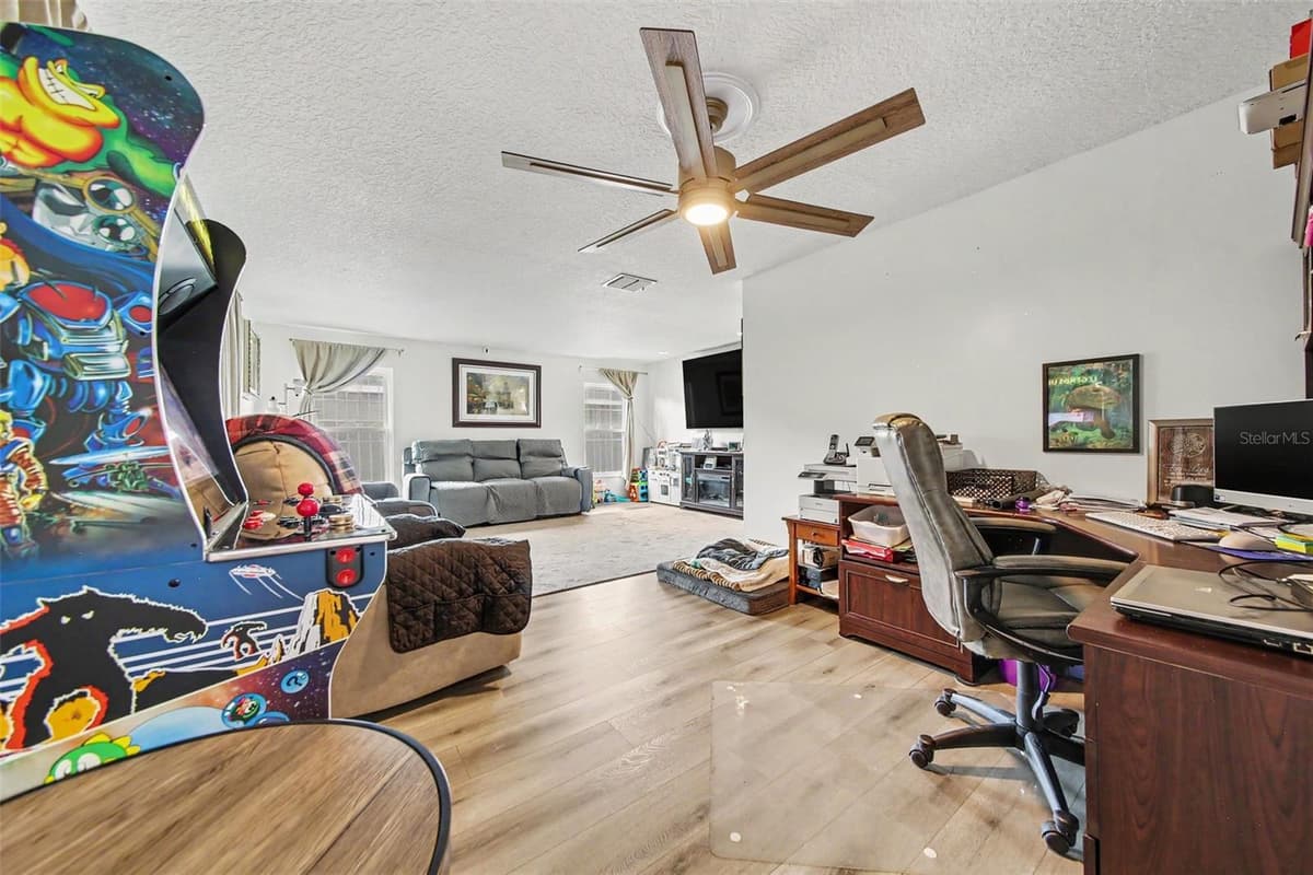 394 BARBERRY LANE — photo 8 of 30