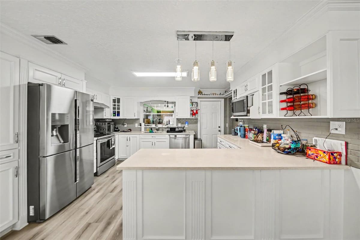 394 BARBERRY LANE — photo 11 of 30