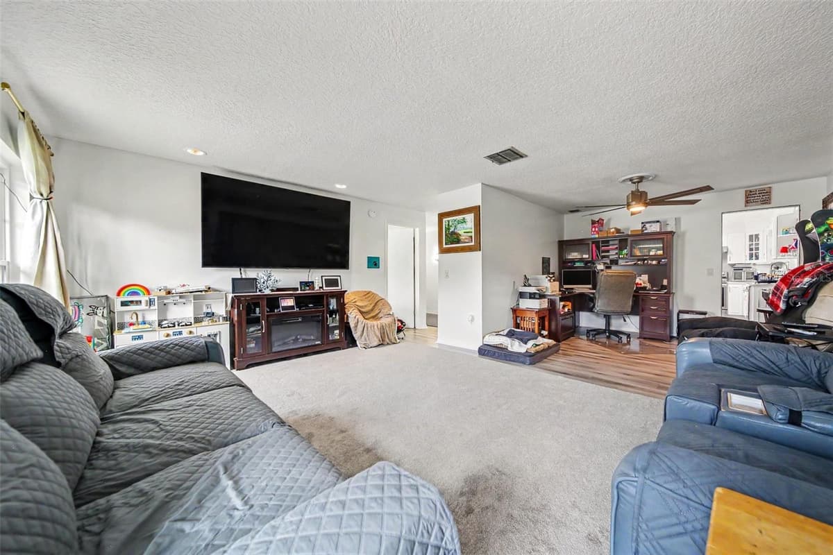 394 BARBERRY LANE — photo 6 of 30