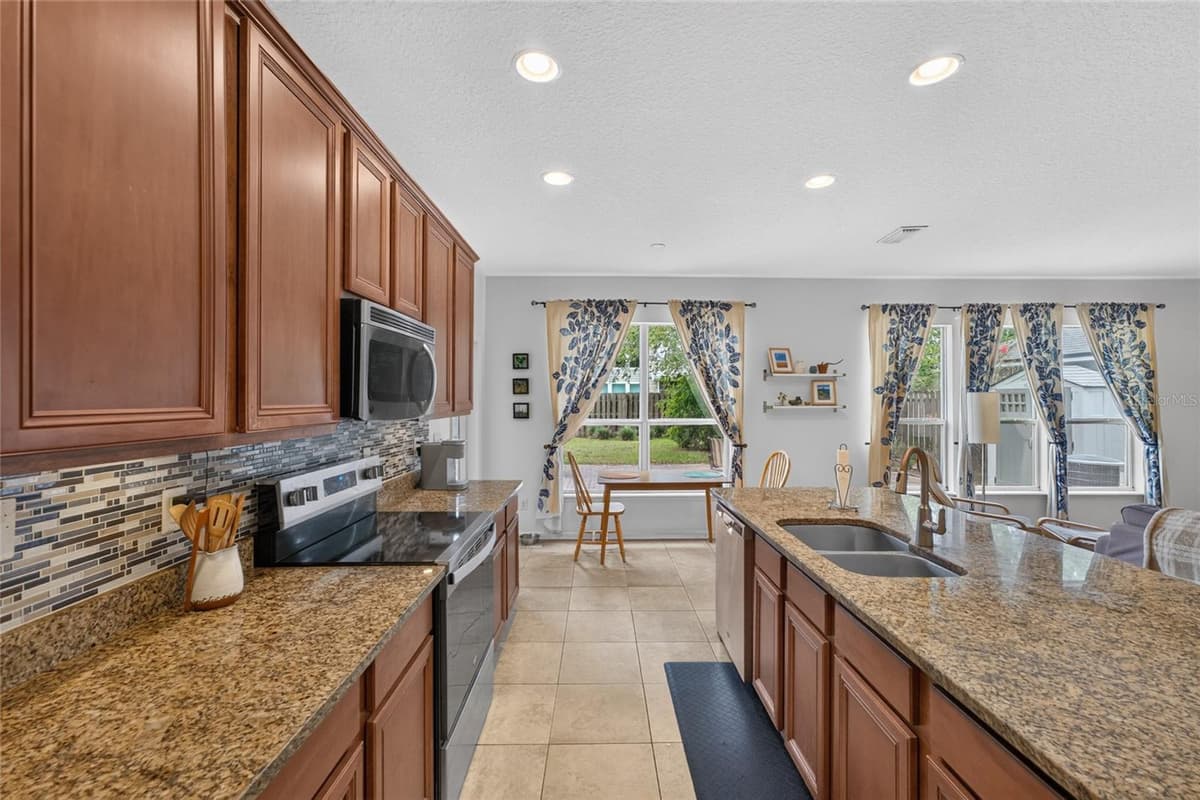 8206 52ND STREET — photo 13 of 55